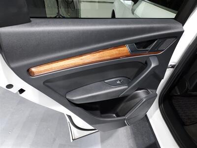 2021 Audi Q5 quattro Premium 45 TFSI   - Photo 18 - Rochelle, IL 61068