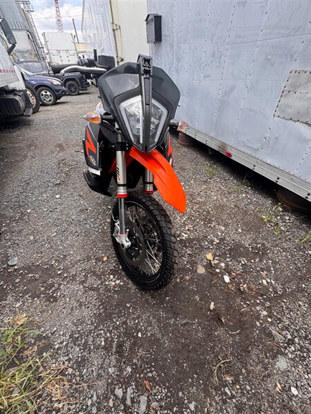 2021 KTM Adventure 890 R  