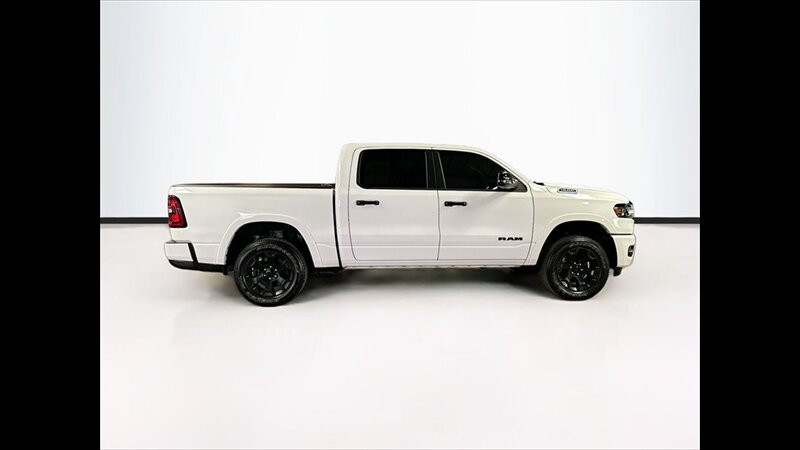2025 RAM 1500 Big Horn - Photo 8 - Albany, GA 31721