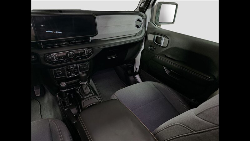 2025 Jeep Wrangler Sahara - Photo 21 - Albany, GA 31721