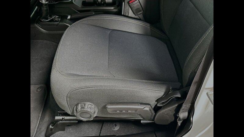 2025 Jeep Wrangler Sahara - Photo 17 - Albany, GA 31721