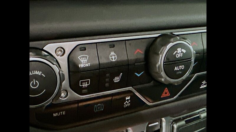 2025 Jeep Wrangler Sahara - Photo 18 - Albany, GA 31721