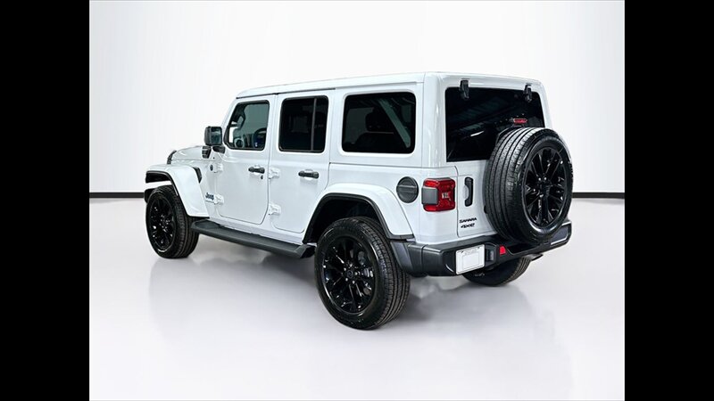 2025 Jeep Wrangler Sahara - Photo 5 - Albany, GA 31721