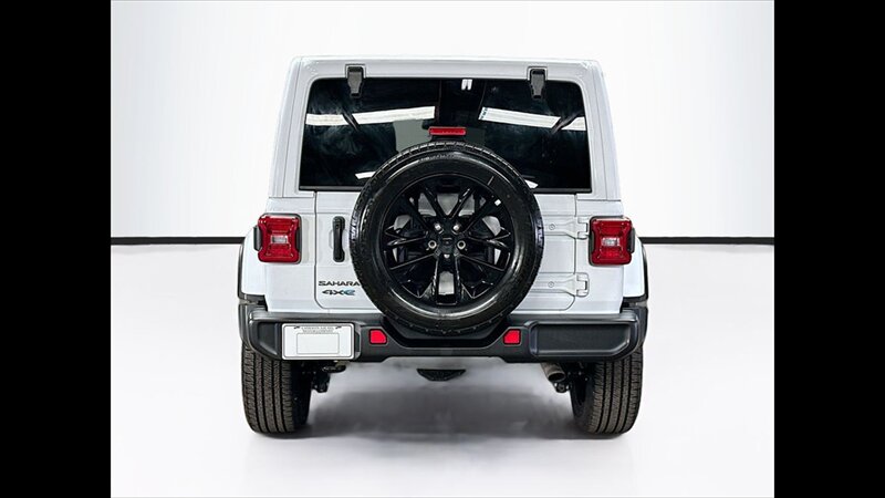 2025 Jeep Wrangler Sahara - Photo 6 - Albany, GA 31721