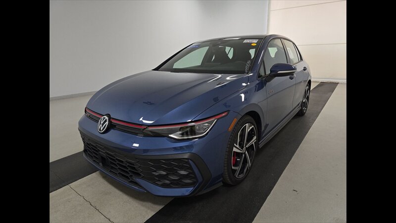 2025 Volkswagen Golf GTI SE  