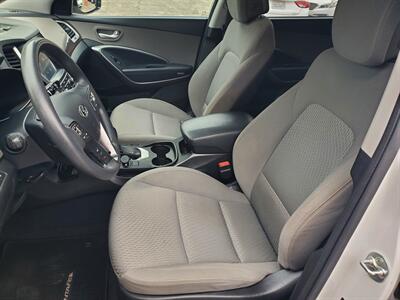 2017 Hyundai SANTA FE SE   - Photo 7 - Fresno, CA 93722