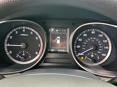 2017 Hyundai SANTA FE SE   - Photo 12 - Fresno, CA 93722