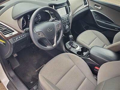 2017 Hyundai SANTA FE SE   - Photo 10 - Fresno, CA 93722