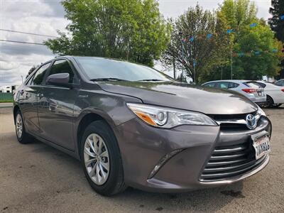 2017 Toyota Camry Hybrid LE   - Photo 2 - Fresno, CA 93722