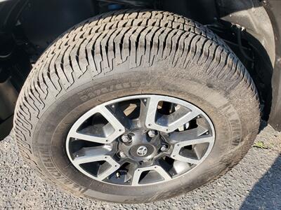 2020 Toyota Tundra SR5   - Photo 12 - Fresno, CA 93722