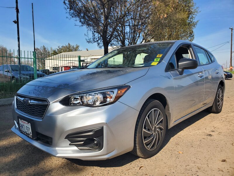 2017 Subaru Impreza 2.0i  