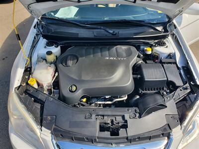 2014 Chrysler 200 Touring   - Photo 12 - Fresno, CA 93722