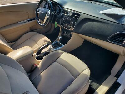 2014 Chrysler 200 Touring   - Photo 10 - Fresno, CA 93722