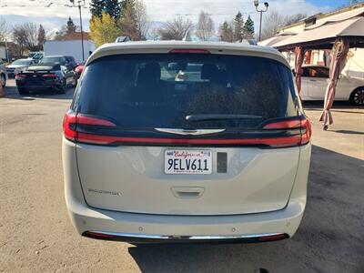 2021 Chrysler Pacifica Touring L   - Photo 6 - Fresno, CA 93722