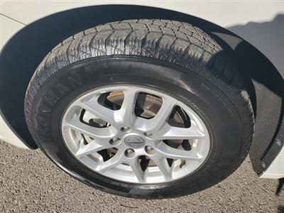 2021 Chrysler Pacifica Touring L   - Photo 15 - Fresno, CA 93722