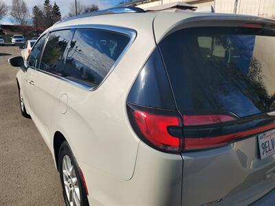 2021 Chrysler Pacifica Touring L   - Photo 16 - Fresno, CA 93722