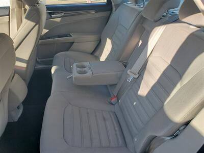2018 Ford Fusion SE   - Photo 8 - Fresno, CA 93722