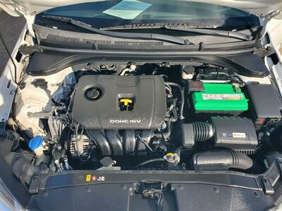 2017 Hyundai ELANTRA SE - Photo 12 - Fresno, CA 93722