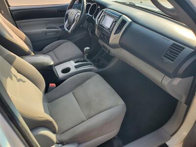 2015 Toyota Tacoma PreRunner V6 - Photo 10 - Fresno, CA 93722