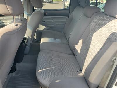 2015 Toyota Tacoma PreRunner V6 - Photo 8 - Fresno, CA 93722