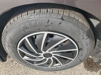 2019 Toyota Camry Hybrid LE - Photo 13 - Fresno, CA 93722