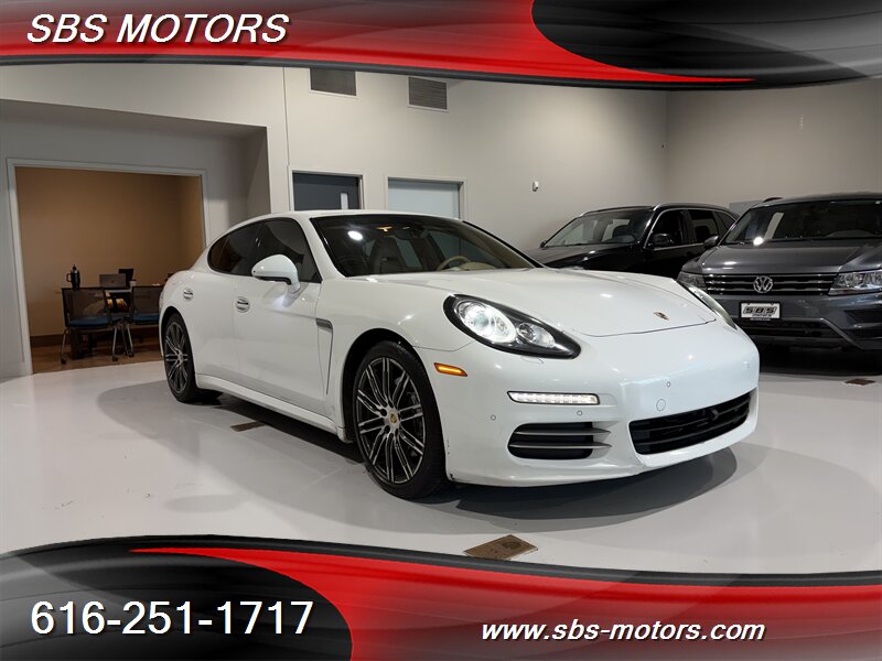 2016 Porsche Panamera 4 Edition  