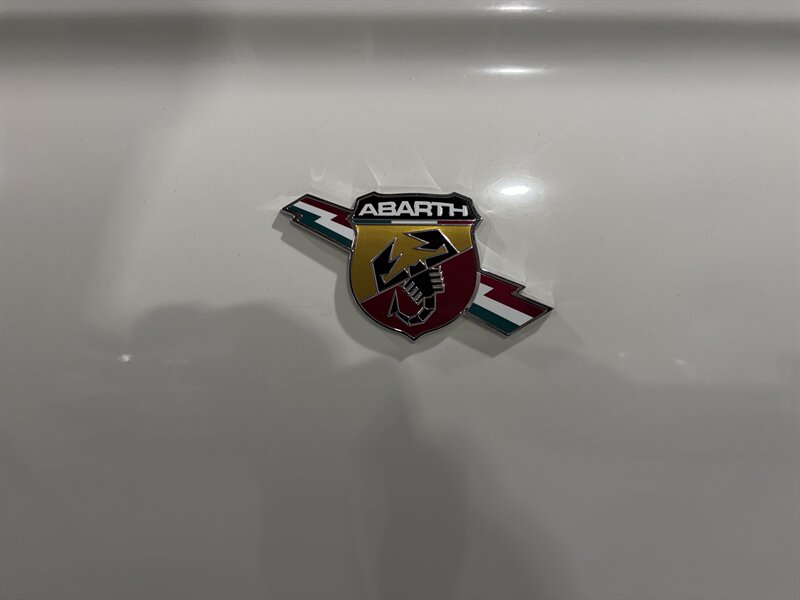 2013 FIAT 500c Abarth - Photo 7 - Grand Rapids, MI 49512