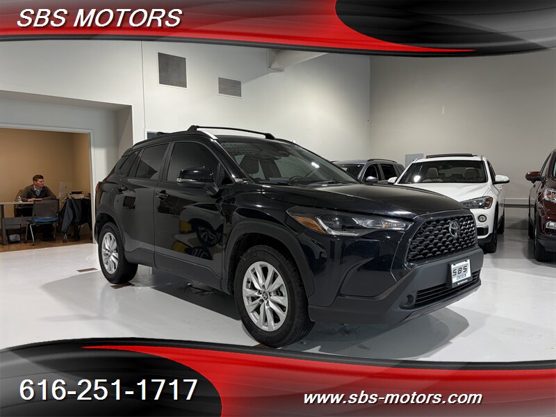 2025 Toyota Corolla Cross LE  