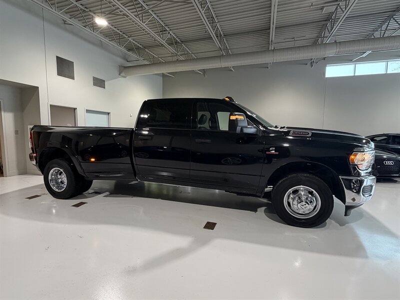 2023 RAM 3500 Tradesman - Photo 9 - Grand Rapids, MI 49512