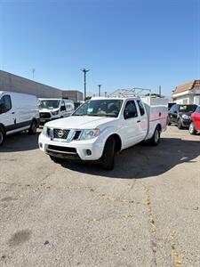 2017 Nissan Frontier SV V6  Extended Cab 1-Owner   - Photo 2 - South El Monte, CA 91733