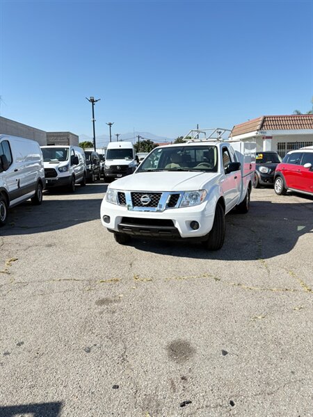 2017 Nissan Frontier SV V6  Extended Cab 1-Owner   - Photo 1 - South El Monte, CA 91733
