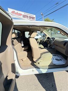 2017 Nissan Frontier SV V6  Extended Cab 1-Owner   - Photo 22 - South El Monte, CA 91733