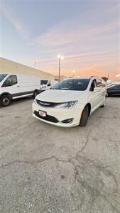 2017 Chrysler Pacifica Touring Plus Loaded - Photo 2 - South El Monte, CA 91733