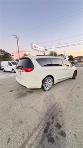 2017 Chrysler Pacifica Touring Plus Loaded - Photo 9 - South El Monte, CA 91733