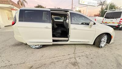 2017 Chrysler Pacifica Touring Plus Loaded - Photo 19 - South El Monte, CA 91733