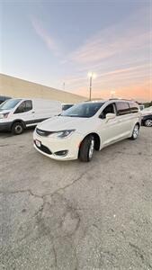 2017 Chrysler Pacifica Touring Plus Loaded - Photo 5 - South El Monte, CA 91733