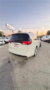 2017 Chrysler Pacifica Touring Plus Loaded - Photo 12 - South El Monte, CA 91733