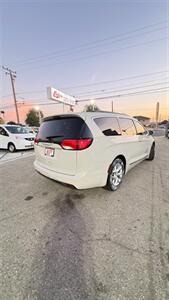 2017 Chrysler Pacifica Touring Plus Loaded - Photo 13 - South El Monte, CA 91733
