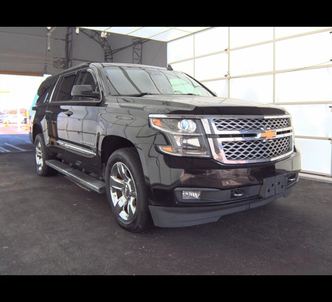 2017 Chevrolet Suburban LT - Photo 8 - San Diego, CA 92154