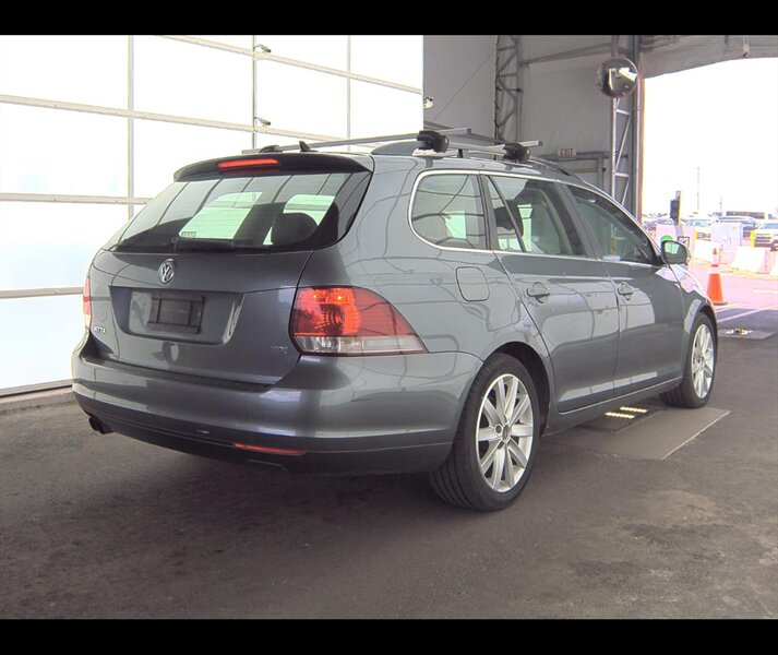 2013 Volkswagen Jetta SportWagen TDI - Photo 9 - San Diego, CA 92154