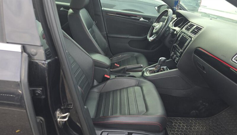 2017 Volkswagen Jetta 2.0T GLI - Photo 14 - San Diego, CA 92154