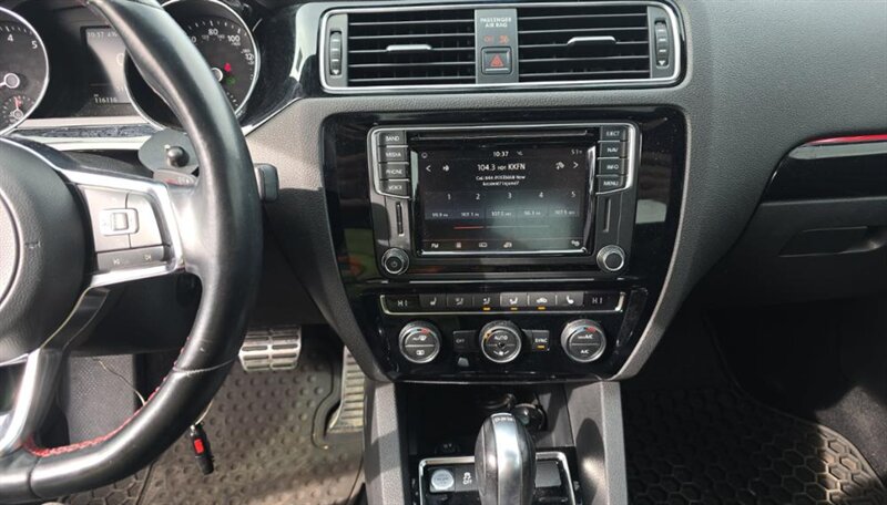 2017 Volkswagen Jetta 2.0T GLI - Photo 16 - San Diego, CA 92154