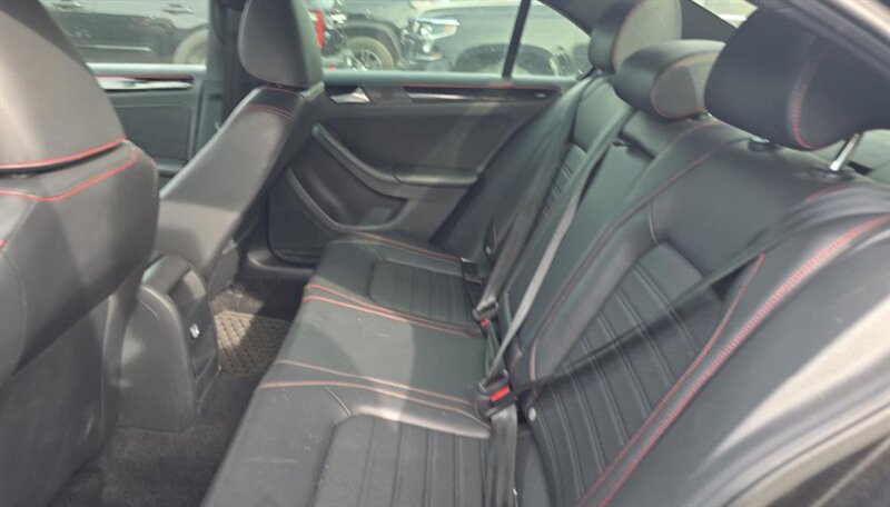 2017 Volkswagen Jetta 2.0T GLI - Photo 18 - San Diego, CA 92154