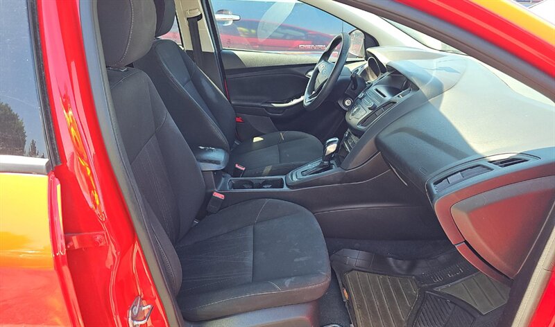 2015 Ford Focus SE - Photo 12 - San Diego, CA 92154