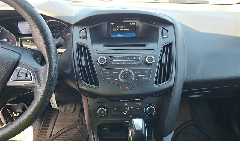 2015 Ford Focus SE - Photo 14 - San Diego, CA 92154