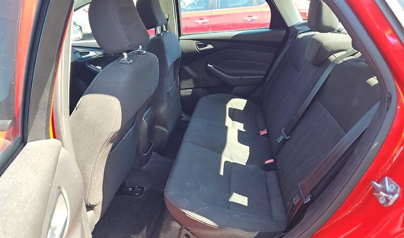 2015 Ford Focus SE - Photo 16 - San Diego, CA 92154