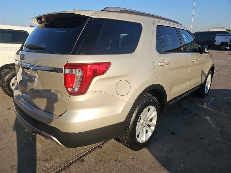 2017 Ford Explorer XLT - Photo 7 - San Diego, CA 92154