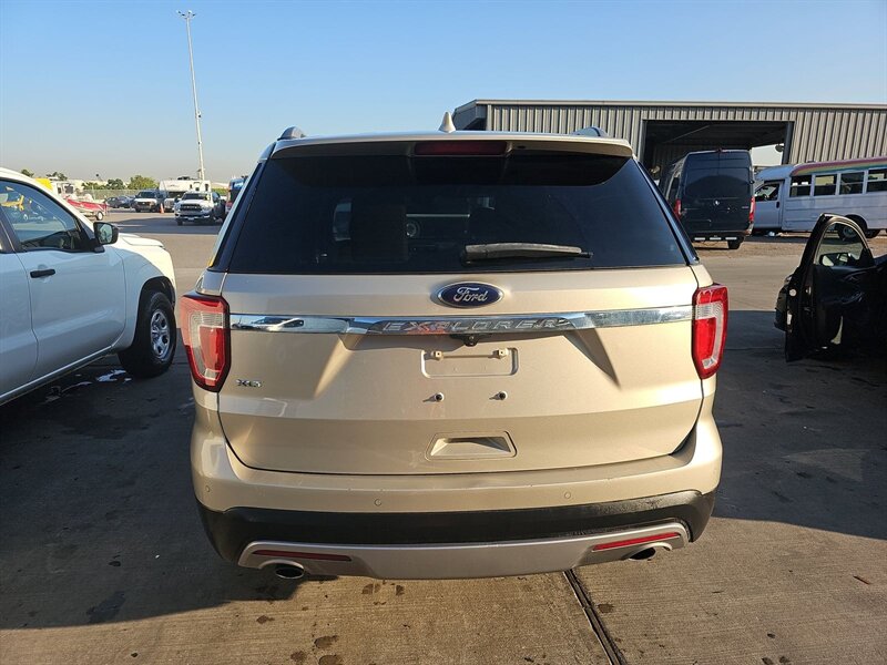 2017 Ford Explorer XLT - Photo 8 - San Diego, CA 92154