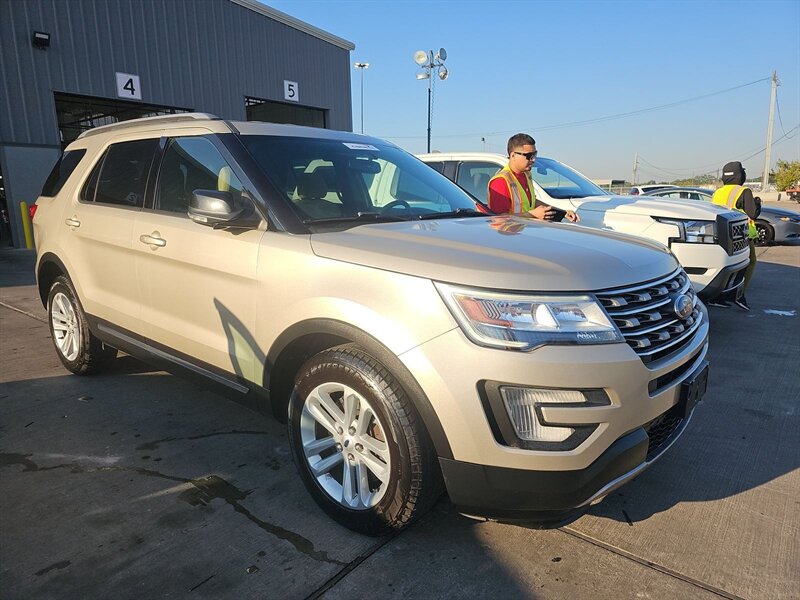 2017 Ford Explorer XLT - Photo 6 - San Diego, CA 92154