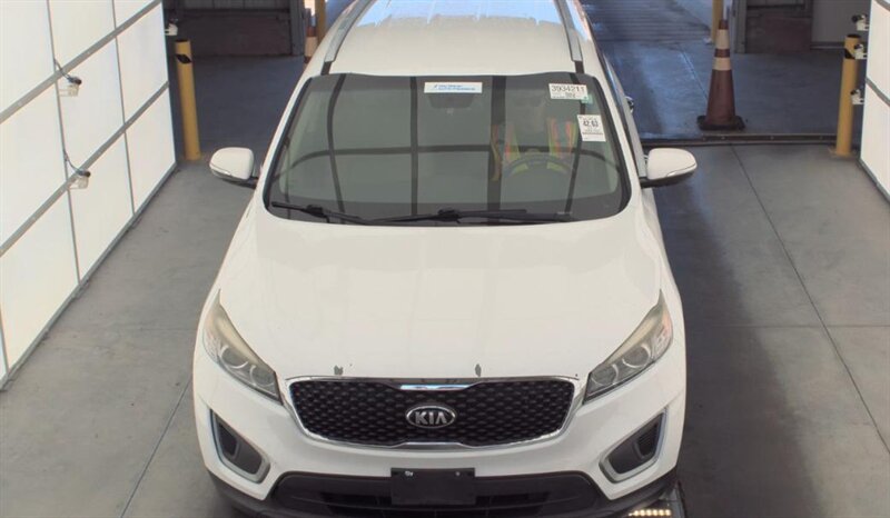 2017 Kia Sorento LX - Photo 8 - San Diego, CA 92154